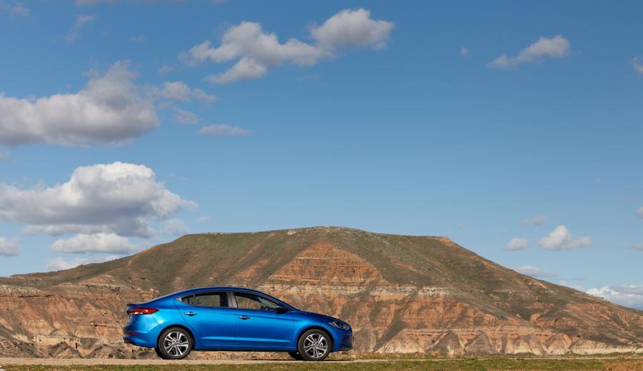  Hyundai Elantra 2016 года  (фото 20 из 30)